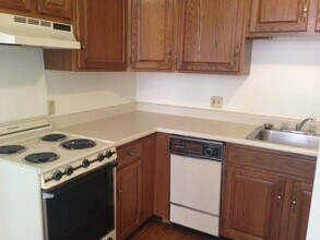 124 Orange St in Manchester, NH - Building Photo - Building Photo