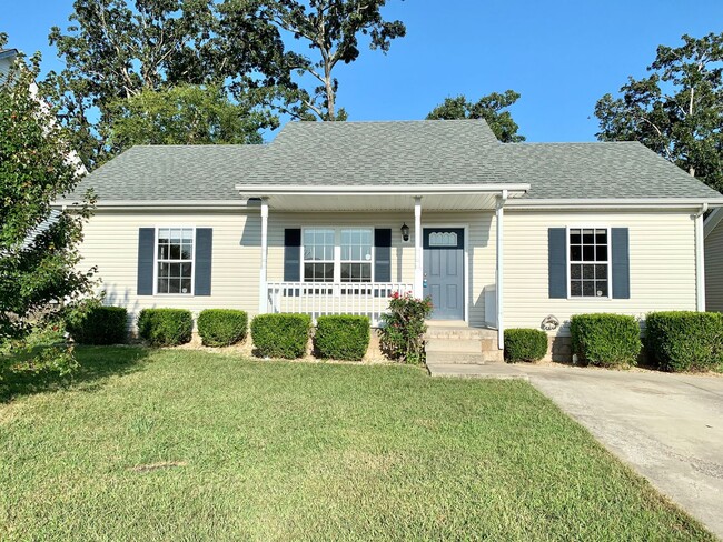property at 3425 Foxrun Ln