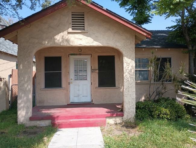 2105 Belle St