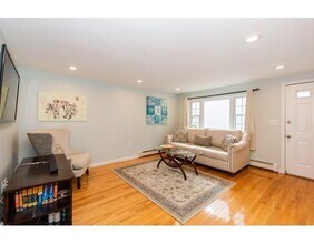 61 Decatur St in Arlington, MA - Building Photo - Building Photo