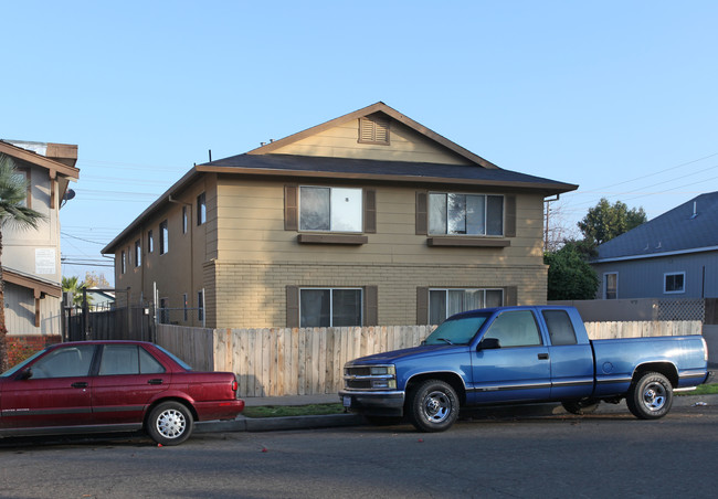 433 E Locust St in Lodi, CA - Building Photo - Building Photo