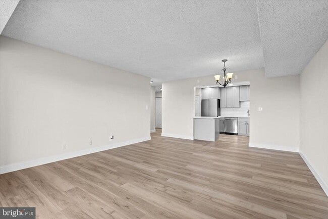 3800 Powell Ln in Falls Church, VA - Building Photo - Building Photo