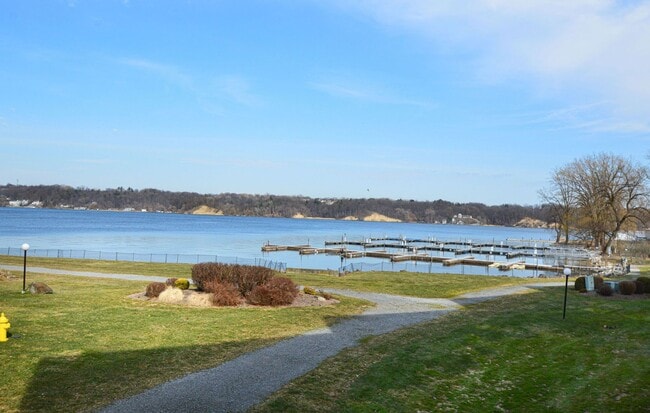 404 Bay Village Dr, Unit Bay Village Dr Bldg. 4 in Rochester, NY - Building Photo - Building Photo