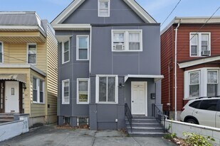 17 Troy St in Jersey City, NJ - Building Photo