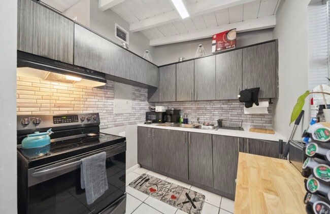 property at 1700 NW 15th St