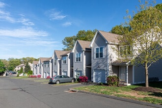 Thornberry Ridge in Bristol, CT - Foto de edificio - Building Photo