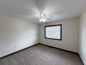 1946 Southridge Ave, Unit 2 in Menomonie, WI - Building Photo - Building Photo
