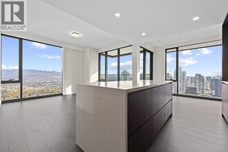 5987 Wilson Ave in Burnaby, BC - Building Photo - Building Photo