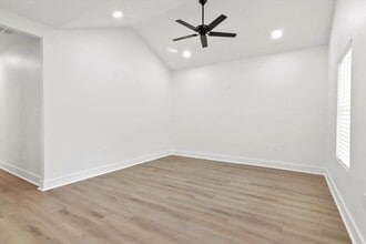 685 Jones St in Bridge City, TX - Building Photo - Building Photo