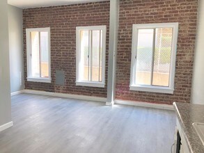 1121 S Norton Ave-Unit -104 in Los Angeles, CA - Building Photo - Building Photo