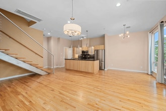 5710 Winsome Ln in Houston, TX - Building Photo - Building Photo