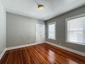37 Lowden Ave, Unit 1 in Somerville, MA - Building Photo - Building Photo