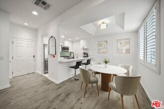 812 N Hudson Ave in Los Angeles, CA - Building Photo - Building Photo