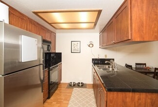 854 Del Oro St in Woodland, CA - Building Photo - Building Photo