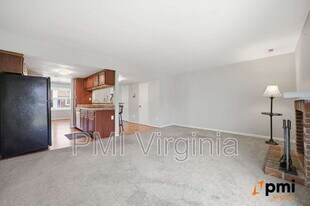 1957 Darnell Dr in Virginia Beach, VA - Building Photo