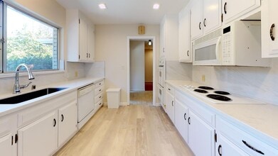 1233 Levin Ave in Mountain View, CA - Building Photo - Building Photo