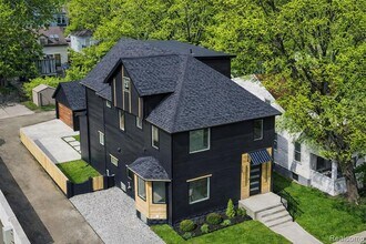 125 N Washington Ave in Royal Oak, MI - Building Photo - Building Photo