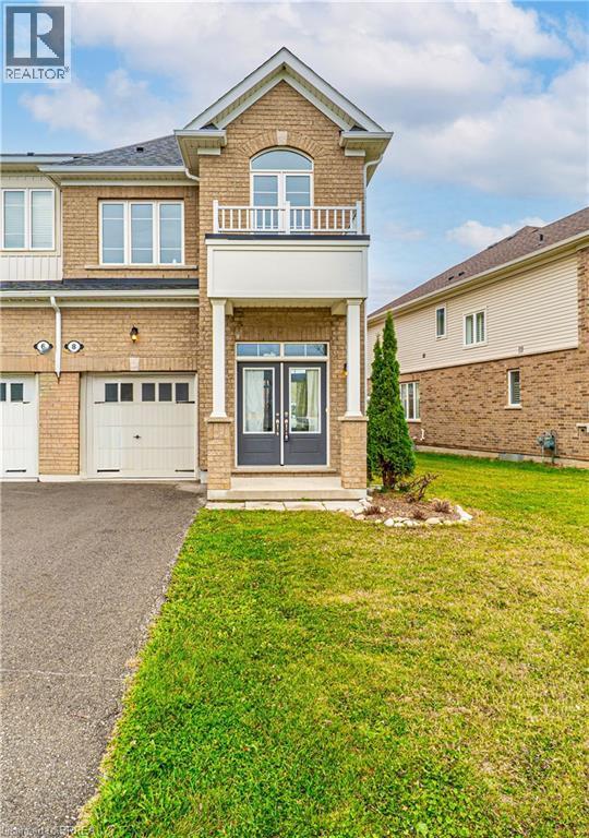 property at 8 Barlow Pl