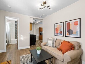 561 S Irving St in Denver, CO - Building Photo - Building Photo