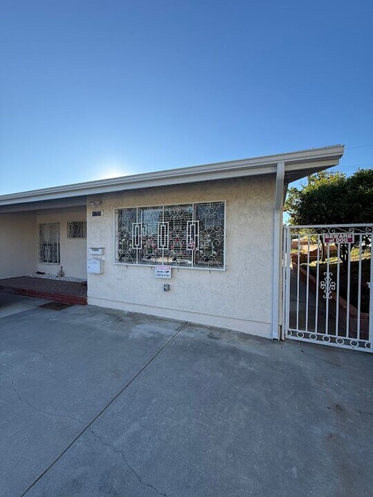 11725 Monogram Ave in Los Angeles, CA - Building Photo