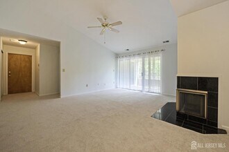 103 Sequoia Ct in Princeton, NJ - Building Photo - Building Photo