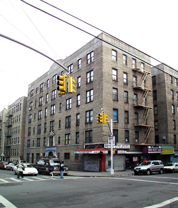 2280 Grand Ave in Bronx, NY - Building Photo