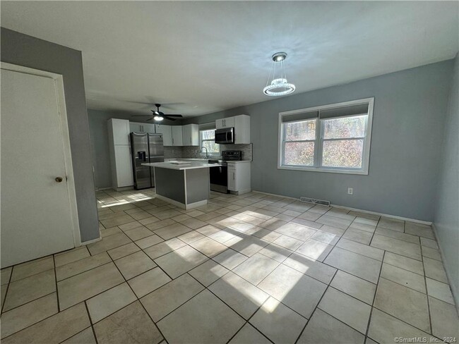 18 High Top Cir in Hamden, CT - Building Photo - Building Photo