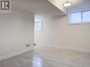 347 Canada Plum St in Waterloo, ON - Building Photo - Building Photo