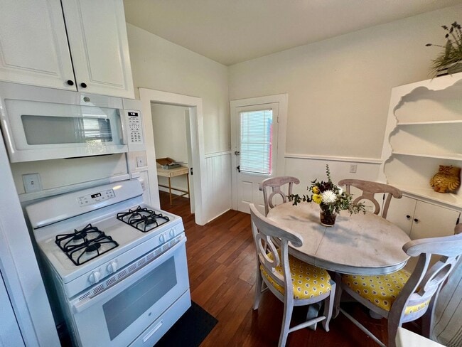 138 Fountain Ave in Pacific Grove, CA - Building Photo - Building Photo