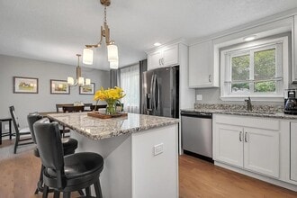 6880 Gray Gables Ln in Columbus, OH - Building Photo - Building Photo