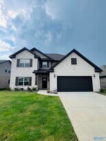 279 Shubert Dr in Hazel Green, AL - Building Photo