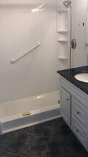 300 Lynn Shore Dr in Lynn, MA - Building Photo - Building Photo