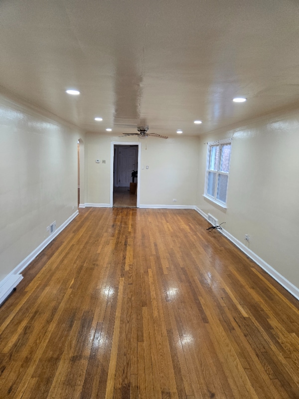 8153 S Saginaw Ave in Chicago, IL - Building Photo - Building Photo