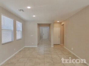 6563 Smithville Ave in Las Vegas, NV - Building Photo - Building Photo