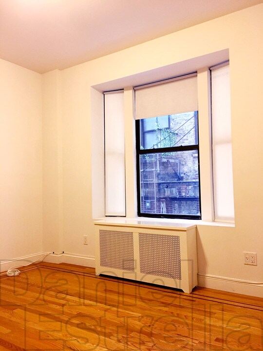 226 W 97th St in New York, NY - Building Photo