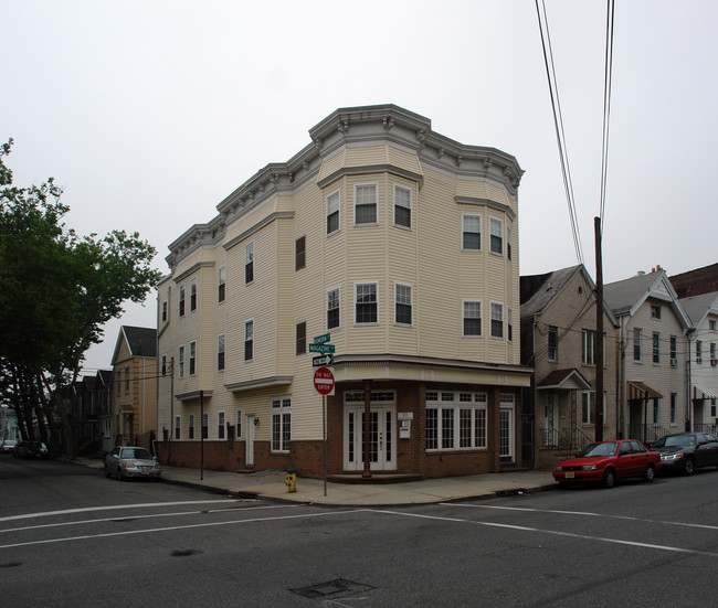 103 Magazine St in Newark, NJ - Building Photo - Primary Photo