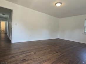 128 1st St in Pequannock Township, NJ - Building Photo - Building Photo