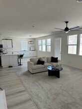 5748 Arrowstone Ln-Unit -Main House in Hemet, CA - Foto de edificio - Building Photo
