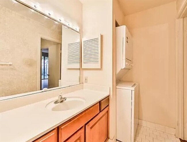 2475 Underwood St-Unit -165 in Houston, TX - Building Photo - Building Photo