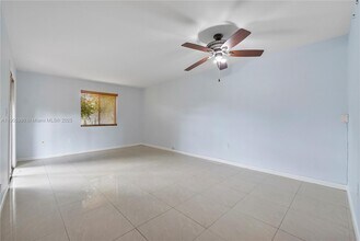 6060 Forest Hill Blvd in West Palm Beach, FL - Building Photo - Building Photo