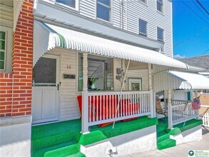 32 Powell St in Lansford, PA - Building Photo - Building Photo