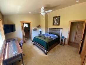1640 Black Bart Ct in South Lake Tahoe, CA - Building Photo - Building Photo
