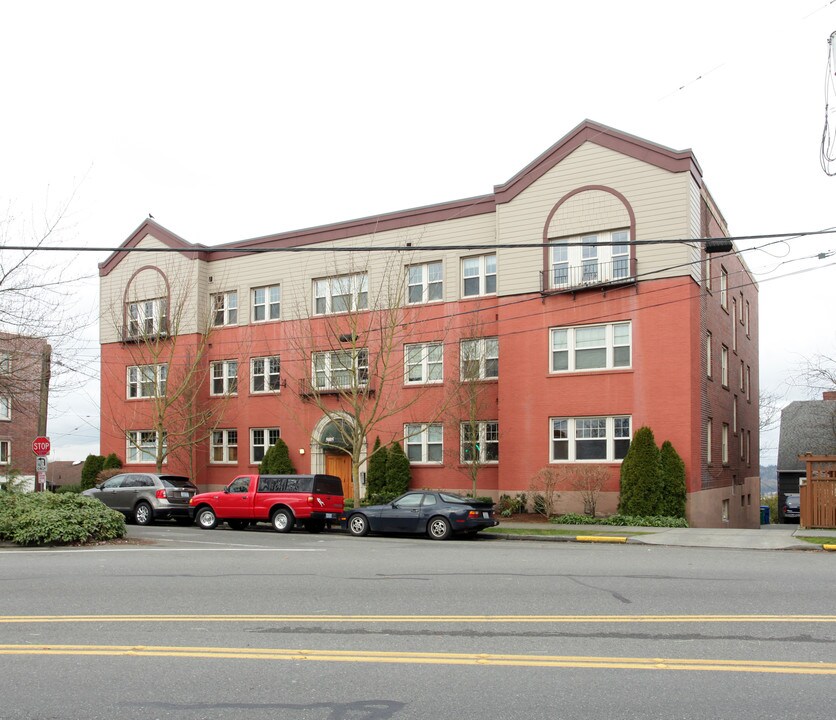 Woodland Park Apartments in Seattle, WA - Building Photo