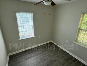 147 Lawton St SW in Atlanta, GA - Building Photo - Building Photo