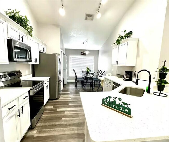 626 Eagle Pointe S in Kissimmee, FL - Building Photo - Building Photo