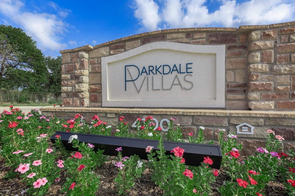 Parkdale Villas Apartments in Denison, TX