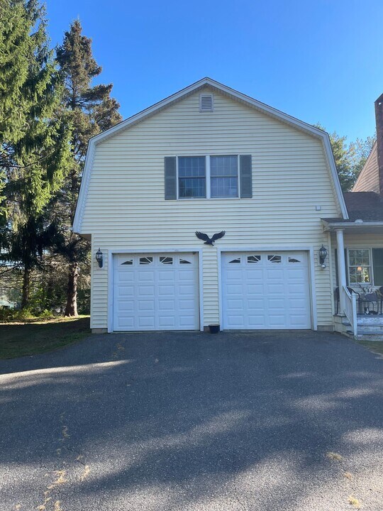 243 Beach St in Goshen, CT - Building Photo