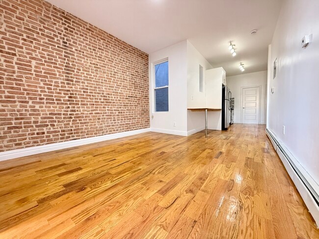 412 Thomas S Boyland St, Unit 2 in Brooklyn, NY - Foto de edificio - Building Photo