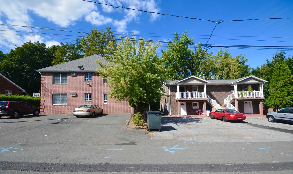 9-15 Lakeview Ct in Haverstraw, NY - Building Photo