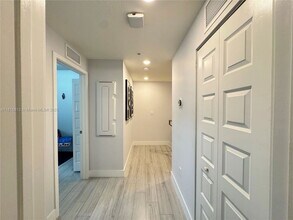 10412 NW 82nd St in Doral, FL - Building Photo - Building Photo